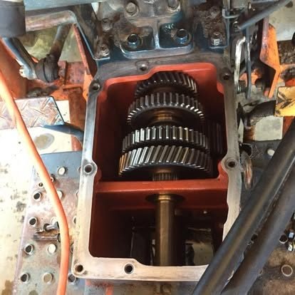 Gearbox opened for diagnosis and repair